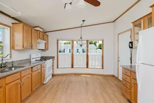 173 Bumila Dr, Raynham, MA 02767 - Photo 4