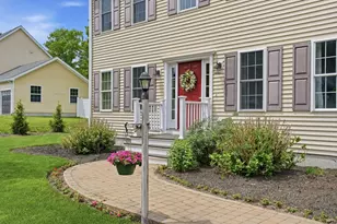 7 Whispering Pines Dr, Plymouth, MA 02360 - Photo 2