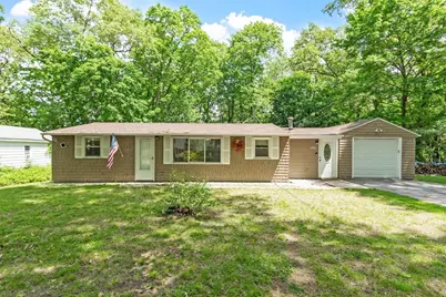 192 Reservoir St, Holden, MA 01520 - Photo 2