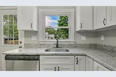 320 Tremont Street, Springfield, MA 01104 - Photo 14
