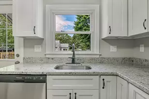 320 Tremont St, Springfield, MA 01104 - Photo 14