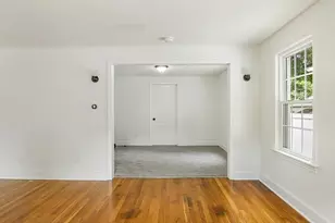 320 Tremont St, Springfield, MA 01104 - Photo 6
