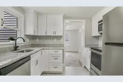 320 Tremont Street, Springfield, MA 01104 - Photo 18
