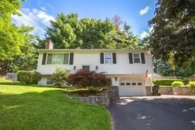 27 Country Club Dr, Westfield, MA 01085 - Photo 2