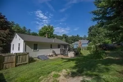 27 Country Club Dr, Westfield, MA 01085 - Photo 6