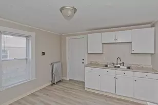 45 Orchard St, Springfield, MA 01107 - Photo 8