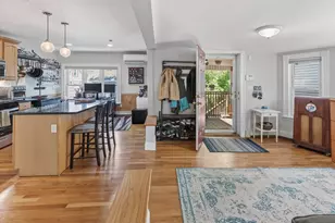 17 B Bonair St, Somerville, MA 02145 - Photo 4