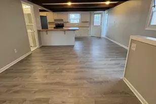 34 Boston St, Salem, MA 01970 - Photo 10