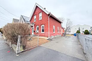 142 Abbott St, Lawrence, MA 01843 - Photo 2