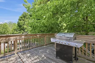 52 Pleasant St, Woburn, MA 01801 - Photo 28