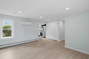 52 Pleasant St, Woburn, MA 01801 - Photo 18