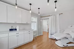 52 Pleasant St, Woburn, MA 01801 - Photo 24
