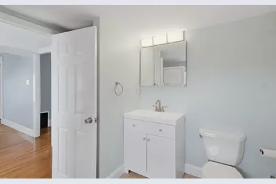 52 Pleasant Street, Woburn, MA 01801 - Photo 20