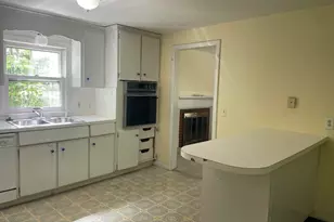 51 Jeffrey Ln, Amherst, MA 01002 - Photo 16