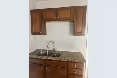 42 Hall St, Springfield, MA 01108 - Photo 4