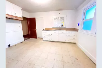 5 Taunton Ave, Boston, MA 02136 - Photo 10
