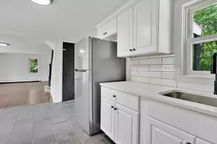 46 Chestnut St Pl, East Longmeadow, MA 01028 - Photo 14