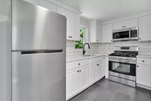 46 Chestnut St Pl, East Longmeadow, MA 01028 - Photo 1