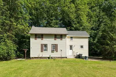 46 Chestnut St Pl, East Longmeadow, MA 01028 - Photo 6