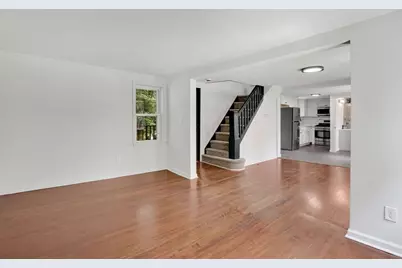 46 Chestnut St Pl, East Longmeadow, MA 01028 - Photo 10