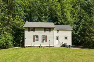 46 Chestnut St Pl, East Longmeadow, MA 01028 - Photo 4