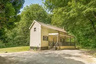 46 Chestnut St Pl, East Longmeadow, MA 01028 - Photo 1