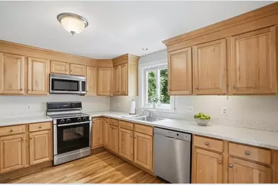 8 Castle Rd, Millis, MA 02054 - Photo 12