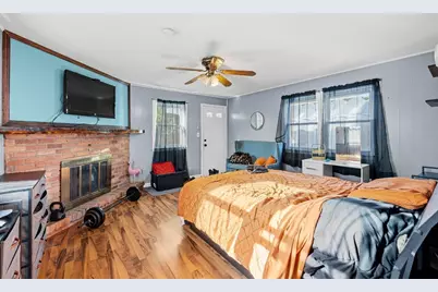 67 Hope St, Acushnet, MA 02743 - Photo 14