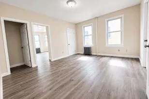 8 Marble St, Haverhill, MA 01832 - Photo 4