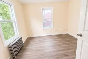 8 Marble St, Haverhill, MA 01832 - Photo 10