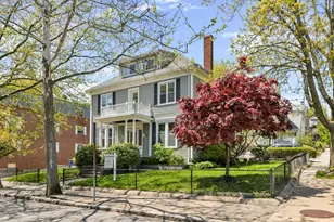 156 Sycamore St, Somerville, MA 02145 - Photo 2