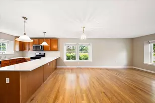 6 Bates St, Devens, MA 01434 - Photo 10