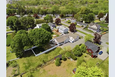11 Macarthur Blvd #B, Danvers, MA 01923 - Photo 2