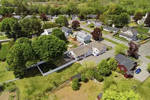 11 MacArthur Blvd, Danvers, MA 01923 - Photo 2