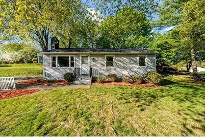 20 Meadowbrook Dr, Easthampton, MA 01027 - Photo 2
