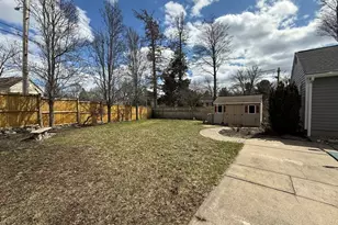 129 Hobart St, Danvers, MA 01923 - Photo 18