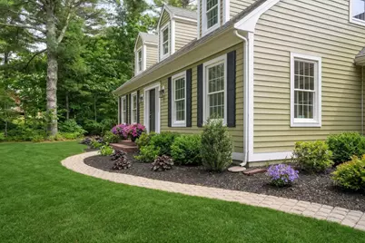 44 Tiffany Dr, Oak Bluffs, MA 02557 - Photo 2