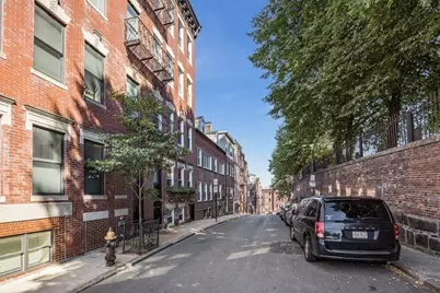 44 Snow Hill St #1, Boston, MA 02111 - Photo 8