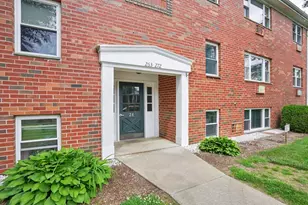272 Regency Park Dr, Agawam, MA 01001 - Photo 2