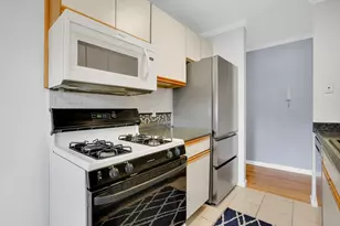 272 Regency Park Dr, Agawam, MA 01001 - Photo 6
