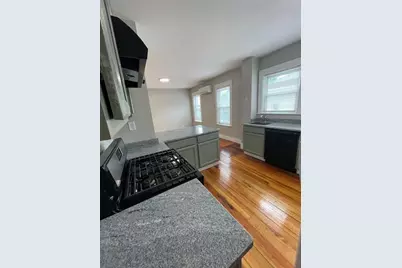 15 Daniels St #2, Medford, MA 02155 - Photo 2