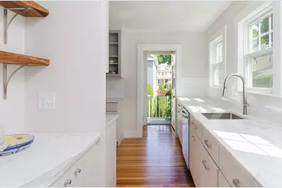 32 Newport St #1, Arlington, MA 02476 - Photo 8