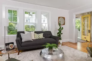 32 Newport St, Arlington, MA 02476 - Photo 2