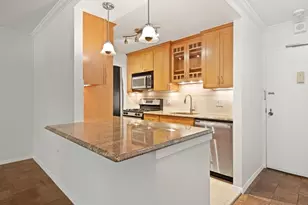 9 Hawthorne Pl, Boston, MA 02114 - Photo 2