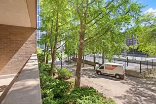 9 Hawthorne Pl, Boston, MA 02114 - Photo 8