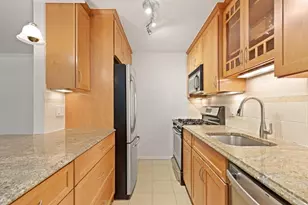 9 Hawthorne Pl, Boston, MA 02114 - Photo 14