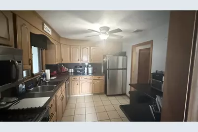 297 Elm St, Somerset, MA 02726 - Photo 10