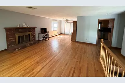 297 Elm St, Somerset, MA 02726 - Photo 6