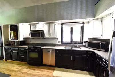 87 Norwood Ave, Leominster, MA 01453 - Photo 8