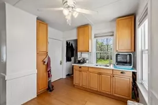 123 Brown, Waltham, MA 02453 - Photo 2